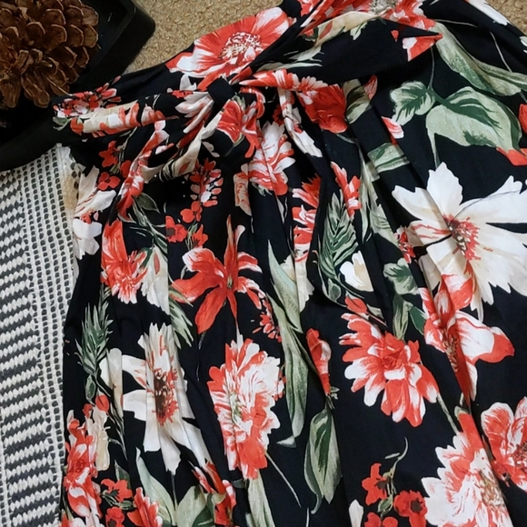 🌼Small A-Line Vintage Floral Skirt🌼 - Picture 5 of 10